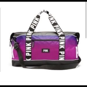 VS Pink duffle 💜